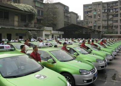 冬夜暖流 成都蓉城出租汽車公司葉永昌師傅的善舉溫暖人心